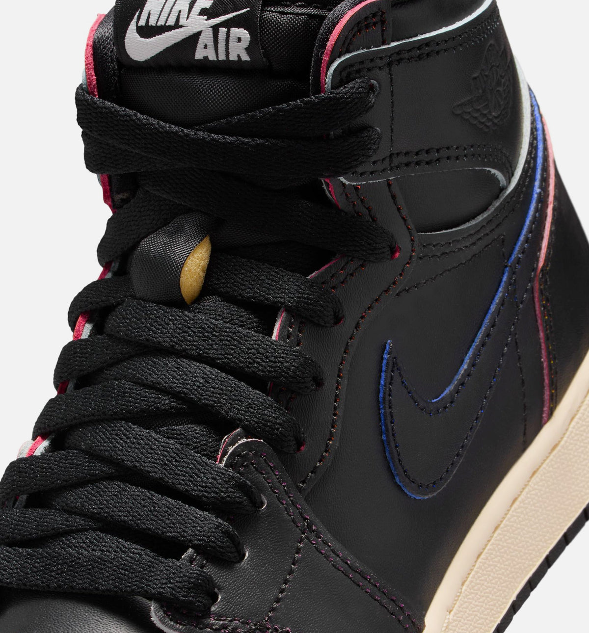 Air Jordan 1 Retro High OG Grade School 生活方式运动鞋 - 黑色筑麇色