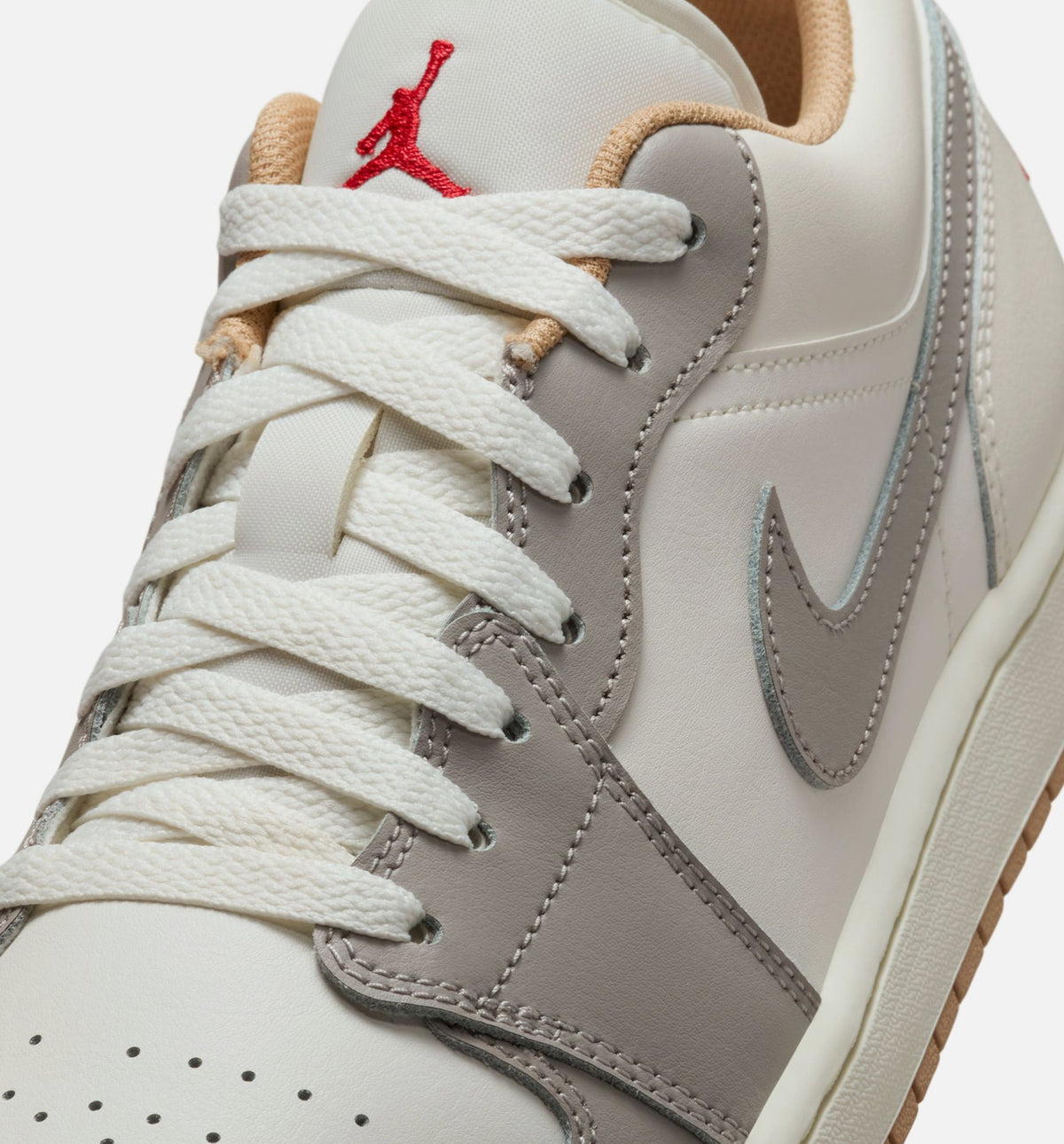 Air Jordan 1 Low 男款生活方式运动鞋 - 帆布白火红拼色