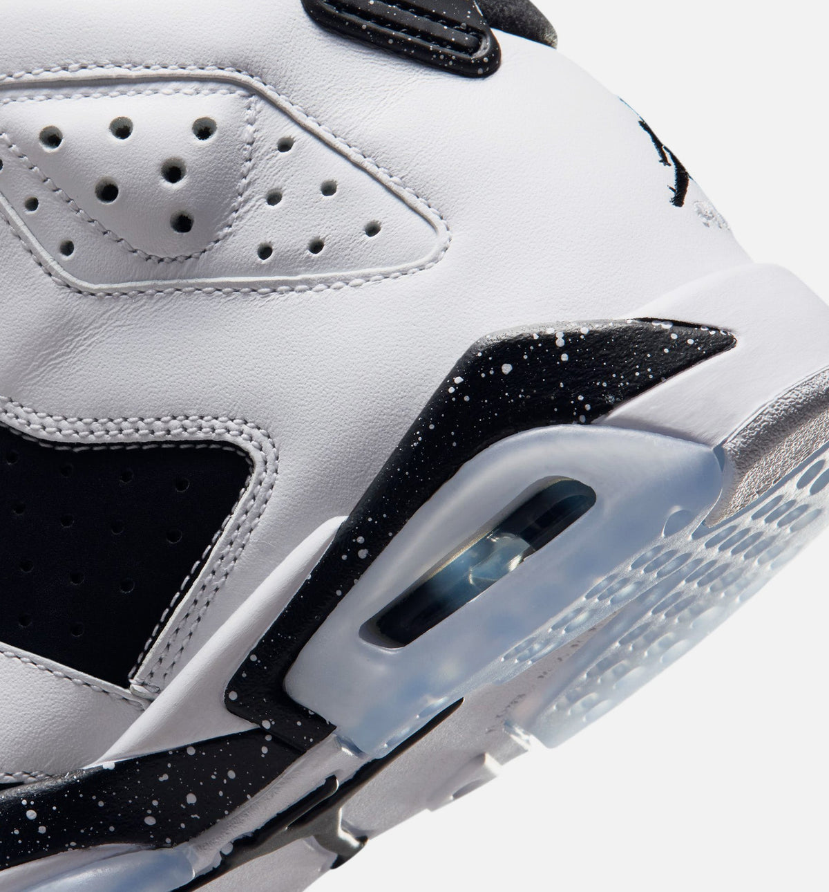 Air Jordan 6 Retro Black And White 大童运动鞋 | 黑/白配色