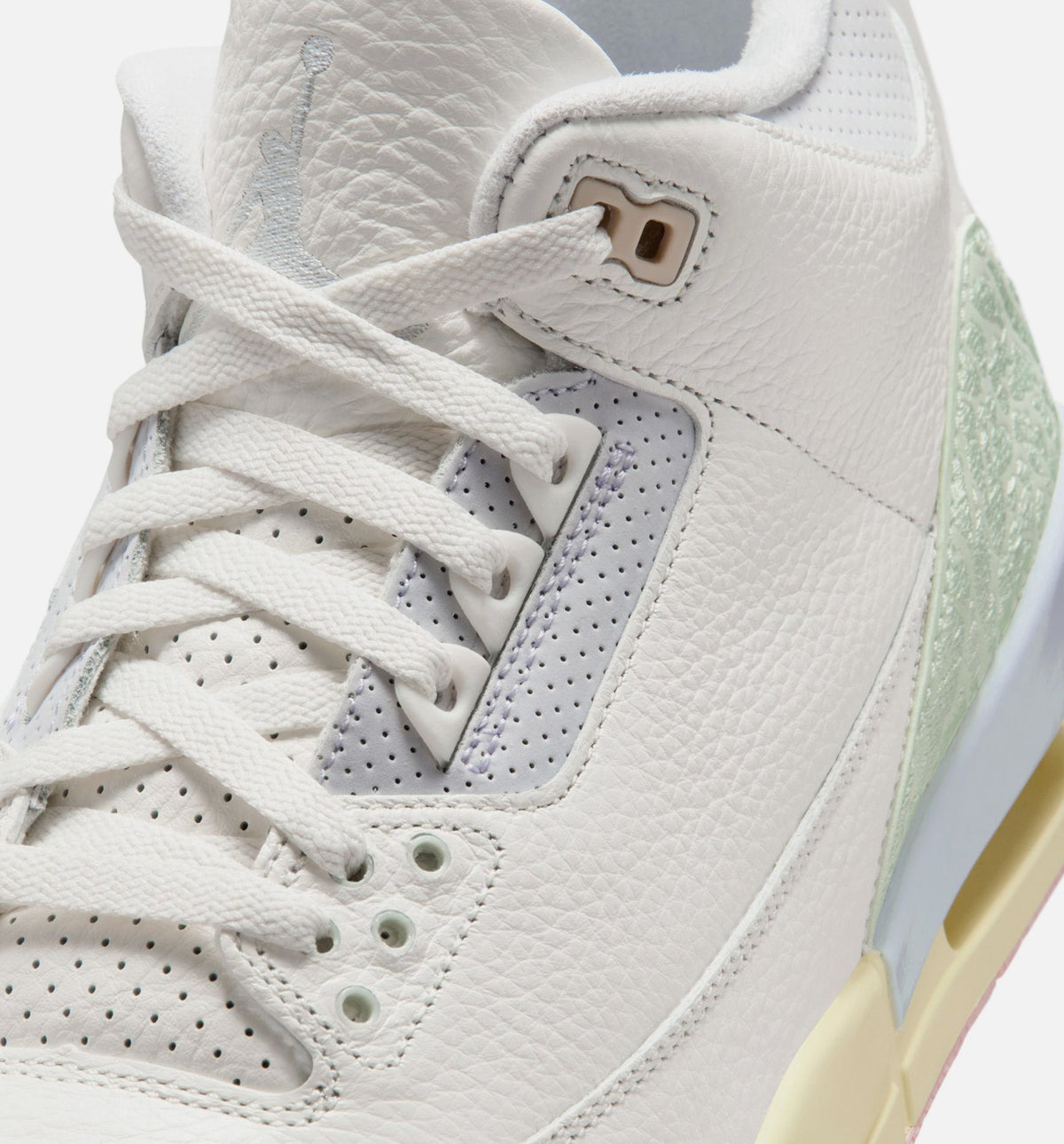Air Jordan 3 Retro Sail And Jade Aura 男款运动鞋 | 帆白/翡翠/冰红配色