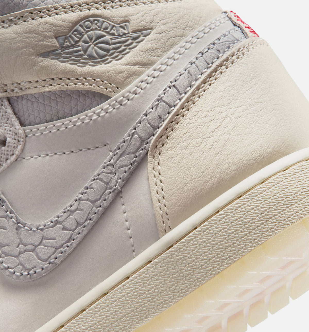 Air Jordan 1 Retro High OG Sail 大童高帮运动鞋 | 帆白/大学红/淡象牙/椰奶/幻影配色