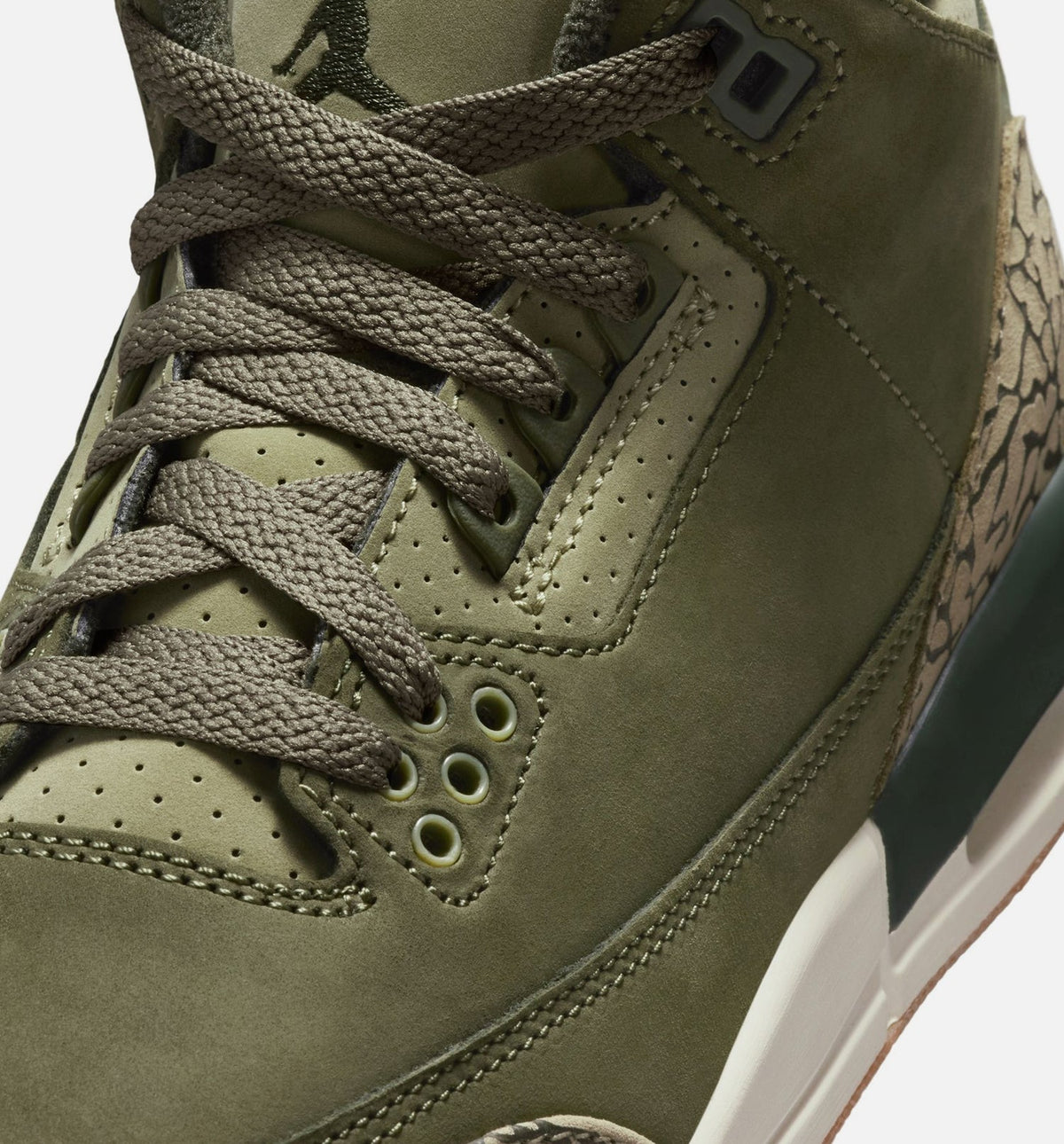 Air Jordan 3 Retro Medium Olive 大童运动鞋 | 中性橄榄/川续木/帆白配色