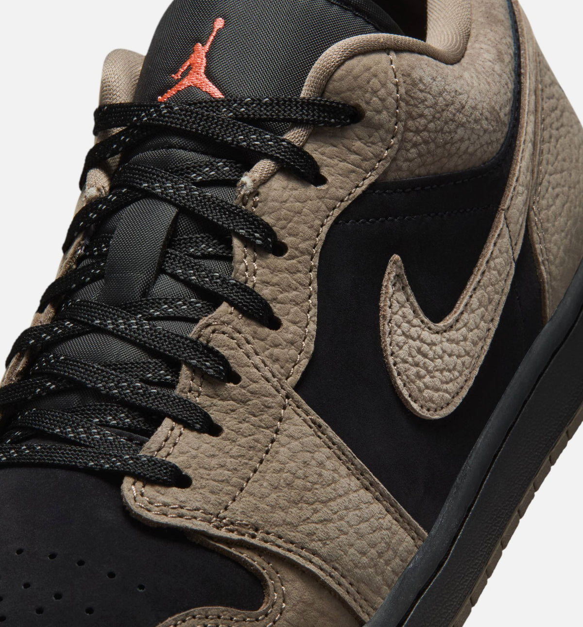 Air Jordan 1 Low SE 男款生活方式运动鞋 - 黑色橄榄灰露芒芒拼色