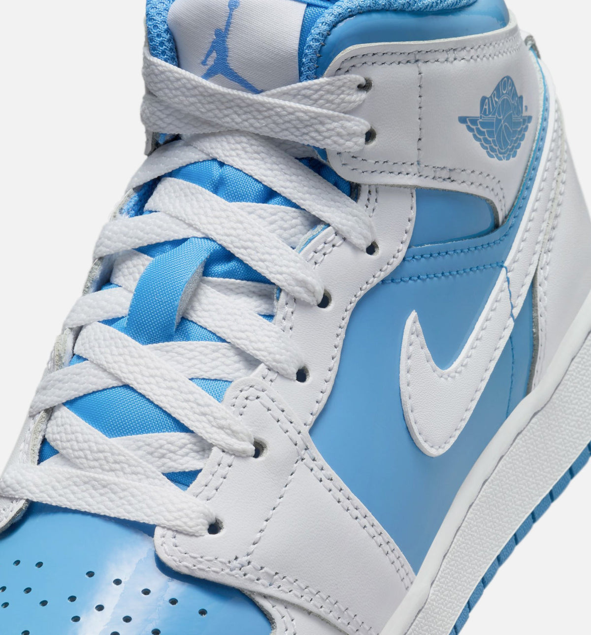 Air Jordan 1 Mid 传奇蓝 Grade School 生活方式运动鞋 - 白色传奇蓝