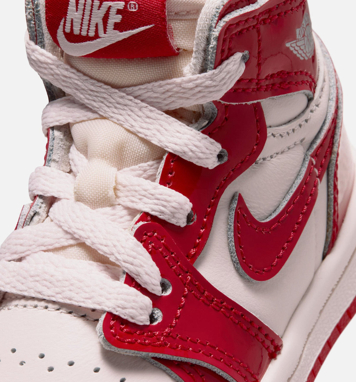 Air Jordan 1 Retro High OG Nails And Grails 婴幼儿高帮运动鞋 | 大学红 x 金属银