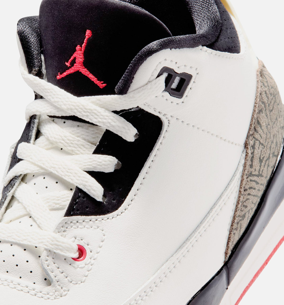 Air Jordan 3 Retro Sail and University Red 小幼儿运动鞋 | 帆白/黑/大学红/淡象牙配色