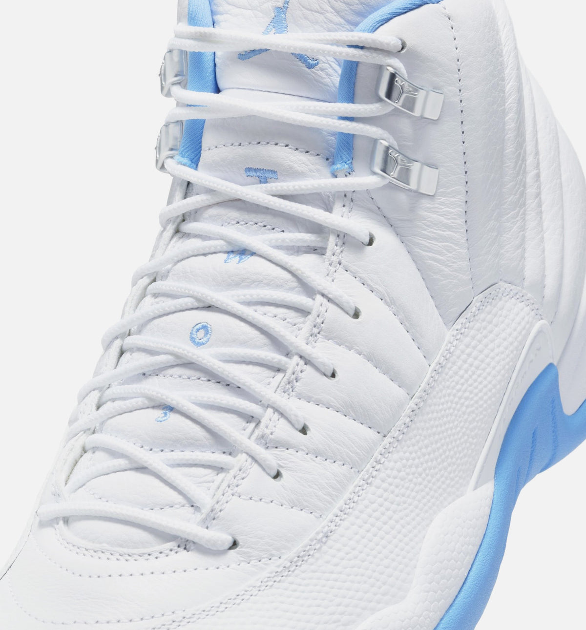Air Jordan 12 Retro 男款生活方式运动鞋 - 白色大学蓝金属银