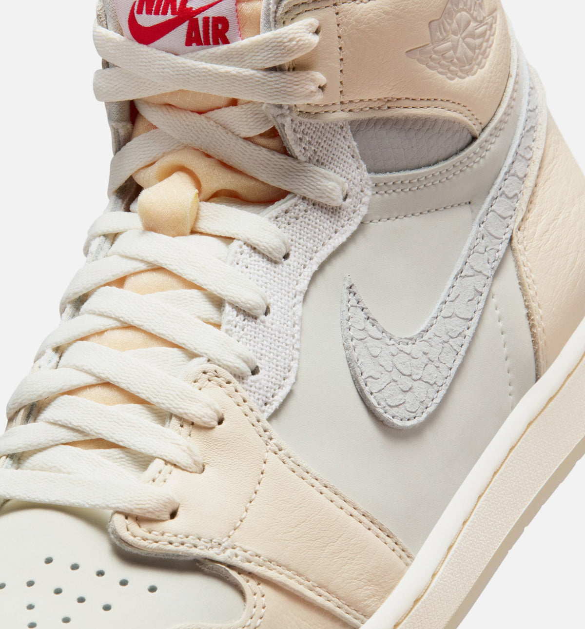 Air Jordan 1 Retro High OG Sail 男款高帮运动鞋 | 帆白/大学红/淡象牙/椰奶/幻影配色