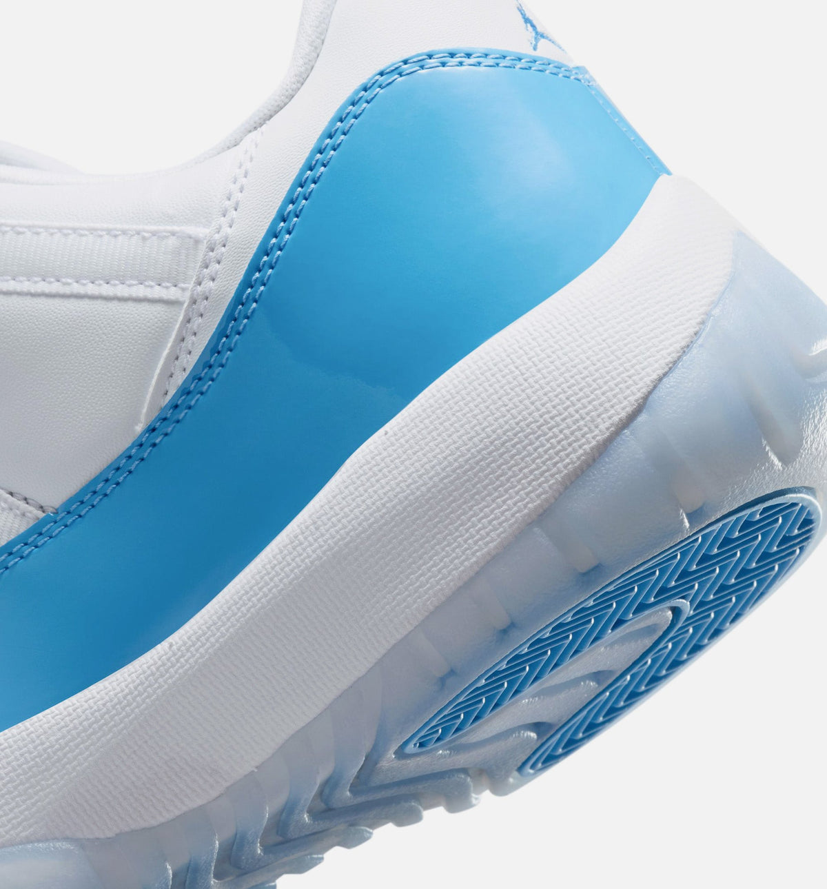Air Jordan 11 Retro Low 男款生活方式运动鞋 - 白色大学蓝黑色