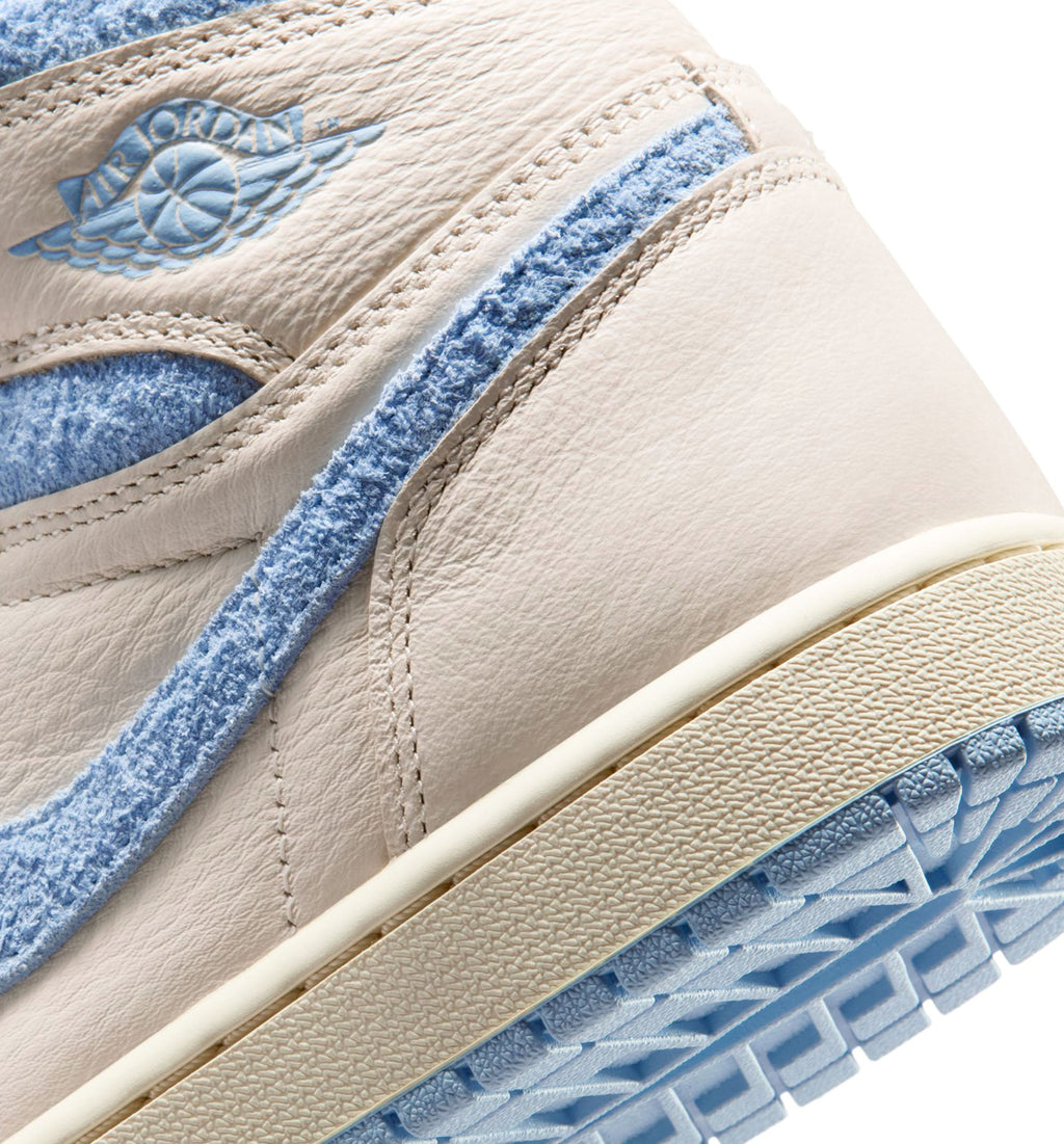 Air Jordan 1 Retro High OG Psychic Blue 女款高帮运动鞋 | 淡象牙 x 神秘蓝 x 椰奶配色